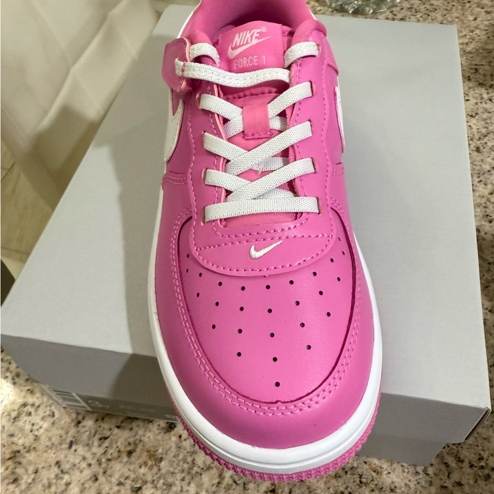 Nike Pink Sneakers with Monochromatic Leather Upper